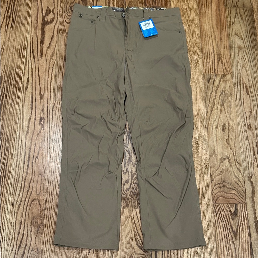 Columbia men’s 38W 32L Omni shield performance hunting gear pants in tan NWT
